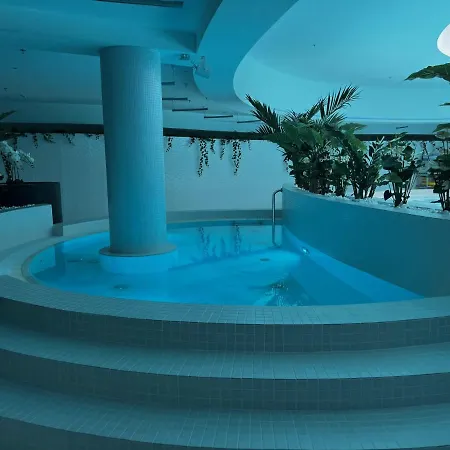 Hanza Tower Bohemia 22 Pool & Jacuzzi